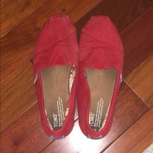 SIZE 8 red toms
